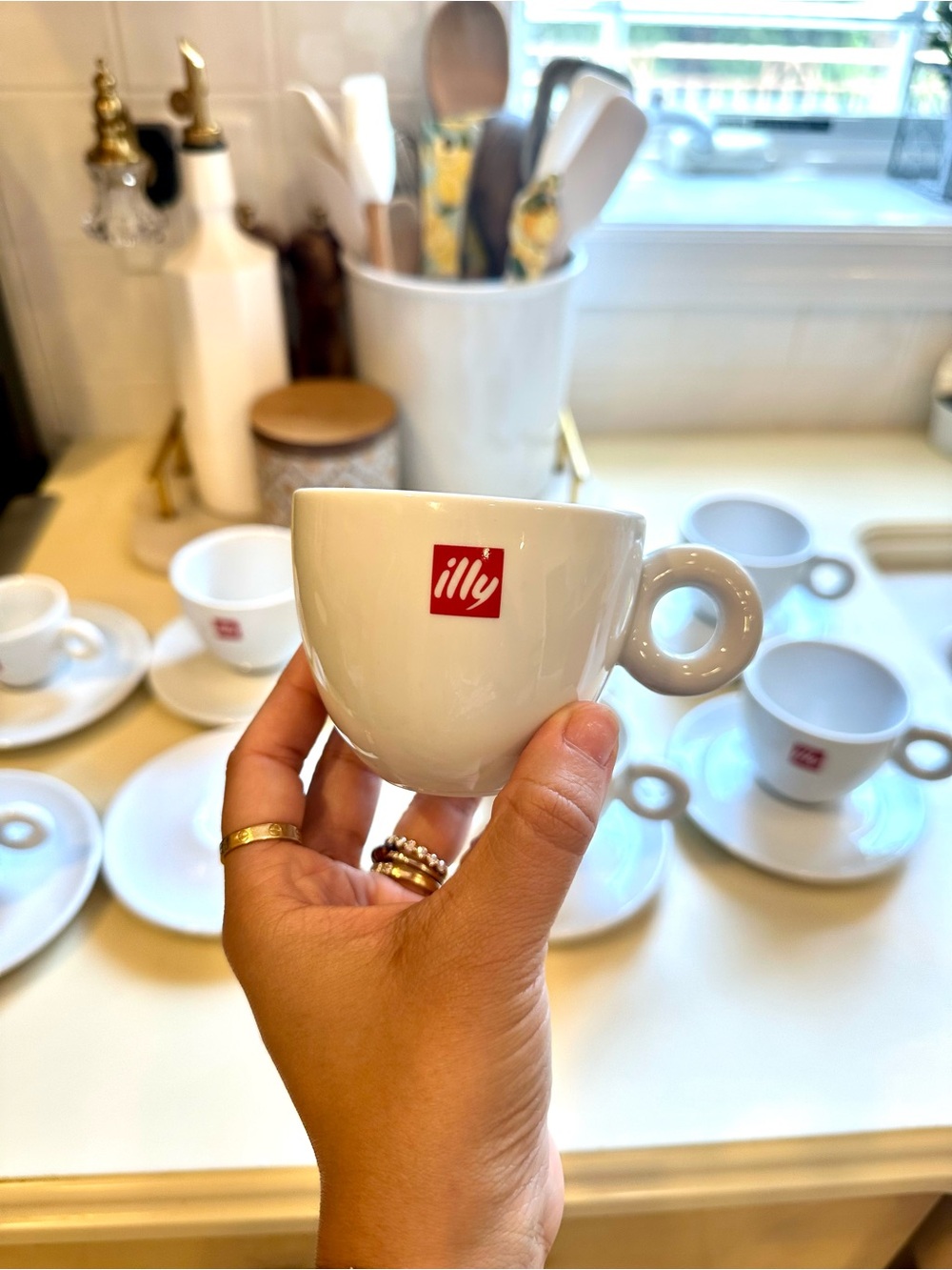 ILLY Classic White Porcelain Espresso and Cappuccino Cups Bundle